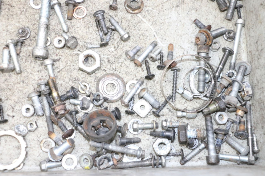 photo de SAC VISSERIE VIS PIAGGIO VESPA GTS SUPER IE 125 (2009 - 2016) - Gros plan technique