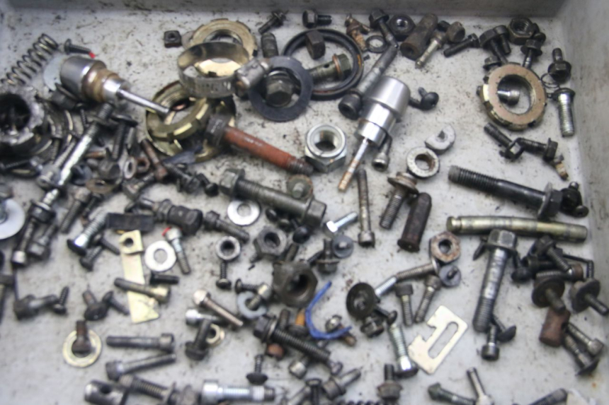 photo de SAC VISSERIE VIS PEUGEOT VIVACITY NEW 4T 50 (2008 - 2017)