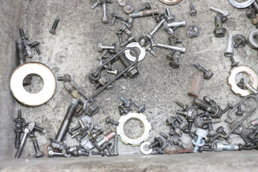 photo de SAC VISSERIE VIS PEUGEOT VIVACITY NEW 4T 50 (2008 - 2017)