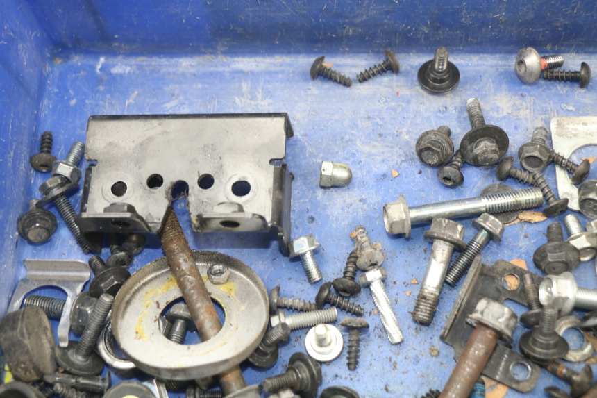 photo de SAC VISSERIE VIS YAMAHA XMAX X-MAX ABS 125 (2014 - 2016) - Détail de la pièce