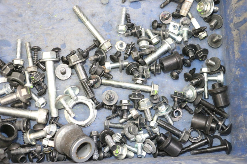 photo de SAC VISSERIE VIS YAMAHA XMAX X-MAX 125 (2021 - 2025) - Détail de la pièce