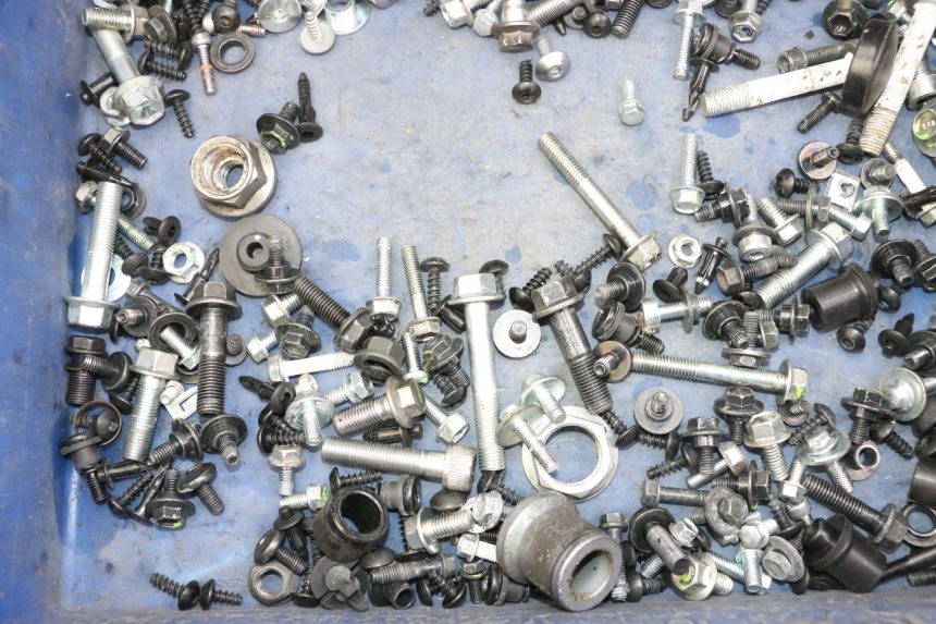 photo de SAC VISSERIE VIS YAMAHA XMAX X-MAX 125 (2021 - 2025) - Zoom état d’usage