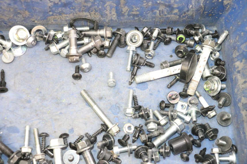 photo de SAC VISSERIE VIS YAMAHA XMAX X-MAX 125 (2021 - 2025) - Autre angle de vue