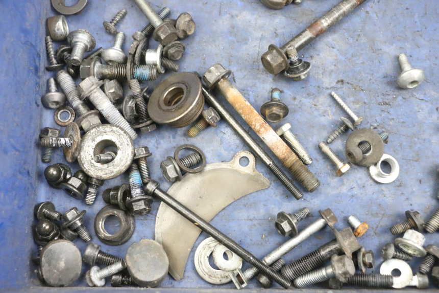 photo de SAC VISSERIE VIS YAMAHA X-MAX XMAX 125 (2010 - 2014) - Autre angle de vue