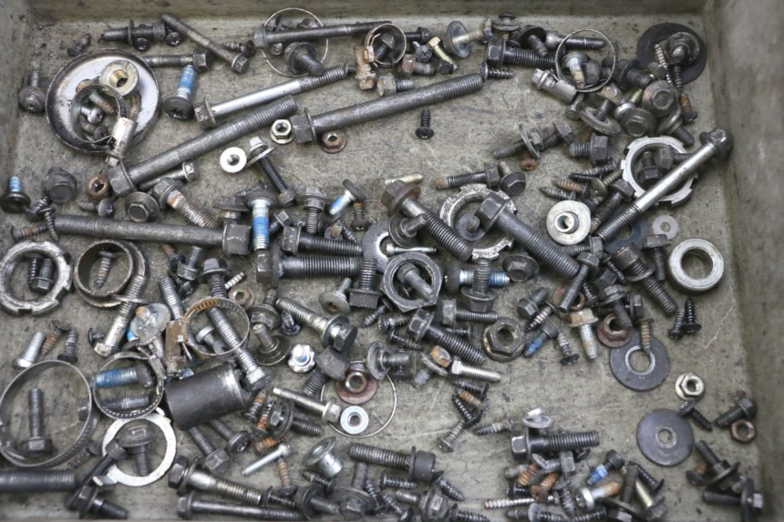 photo de SAC VISSERIE VIS YAMAHA XMAX X-MAX 125 (2006 - 2009) - Détail de la pièce