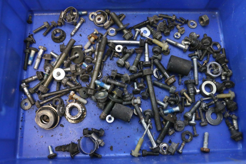 photo de SAC VISSERIE VIS YAMAHA XMAX X-MAX 125 (2006 - 2009) - Détail de la pièce