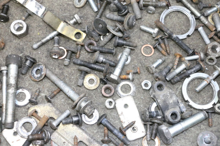 photo de SAC VISSERIE VIS PIAGGIO X8 125 (2004 - 2007) - Détail de la pièce