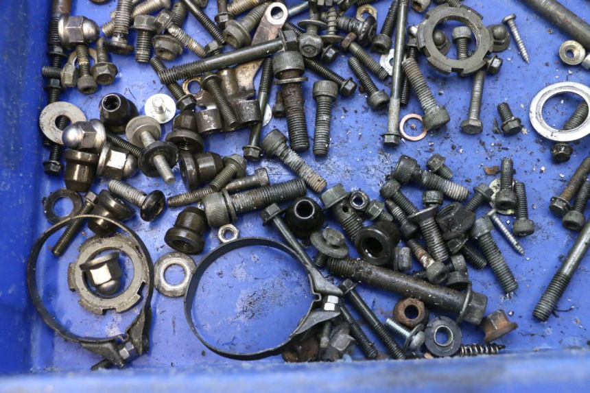 photo de SAC VISSERIE VIS YAMAHA YZF R GENESIS 750 (1993 - 1998) - Autre angle de vue