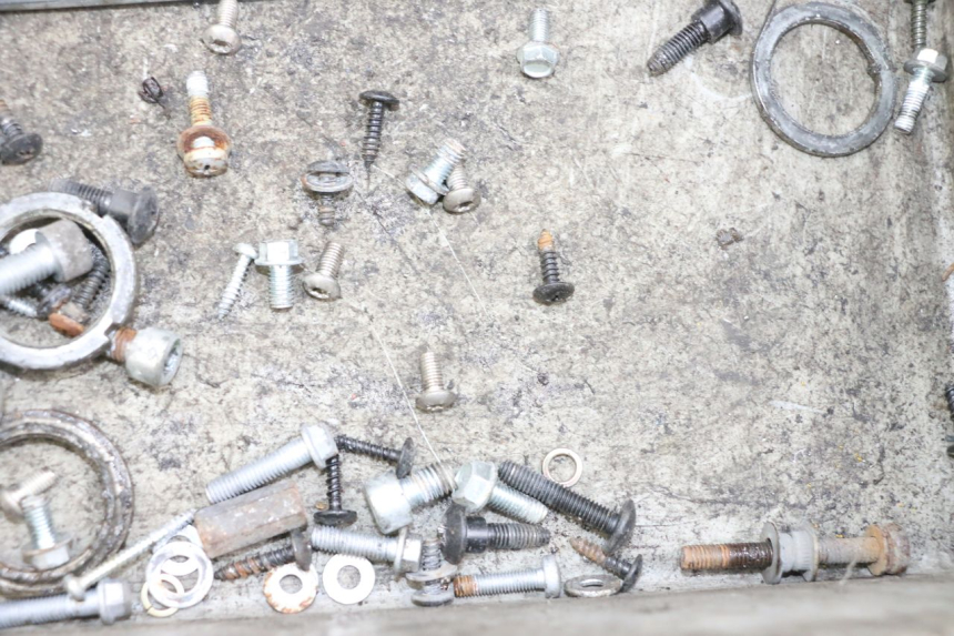 photo de SAC VISSERIE VIS PIAGGIO ZIP 4T 50 (2018 - 2020) - Zoom état d’usage