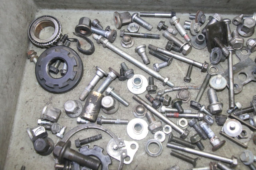 photo de SAC VISSERIE VIS KAWASAKI ZR 7 750 (1999 - 2001) - Détail de la pièce