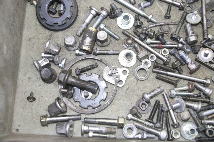 photo de SAC VISSERIE VIS KAWASAKI ZR 7 750 (1999 - 2001) - Autre angle de vue