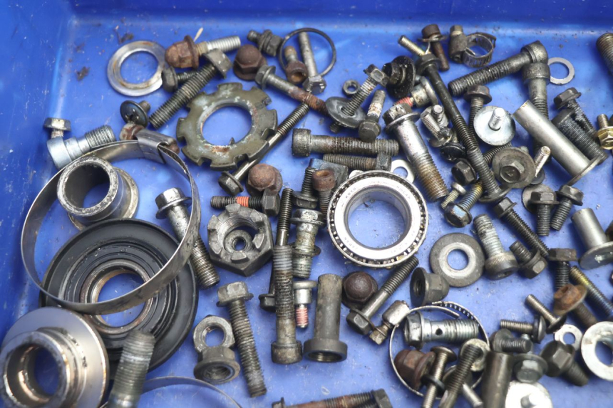 photo de SAC VISSERIE VIS KAWASAKI ZX-6R ZX6R 600 (1995 - 1997) - Détail de la pièce