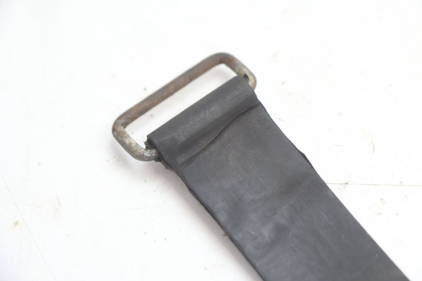 photo de SANGLE BATTERIE SUZUKI GSX F GSXF 750 (1988 - 1998) - Autre angle de vue