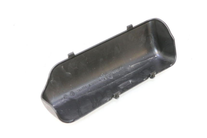 photo de SANGLE TROUSSE OUTILS PIAGGIO MP3 LT 400 (2007 - 2012) - Autre angle de vue