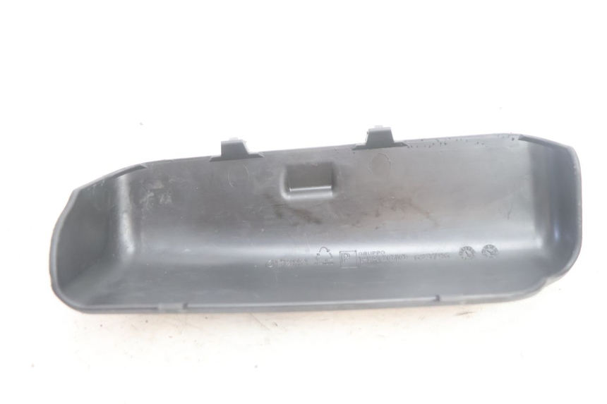 photo de SANGLE TROUSSE OUTILS PIAGGIO MP3 500 (2011 - 2015) - Autre angle de vue