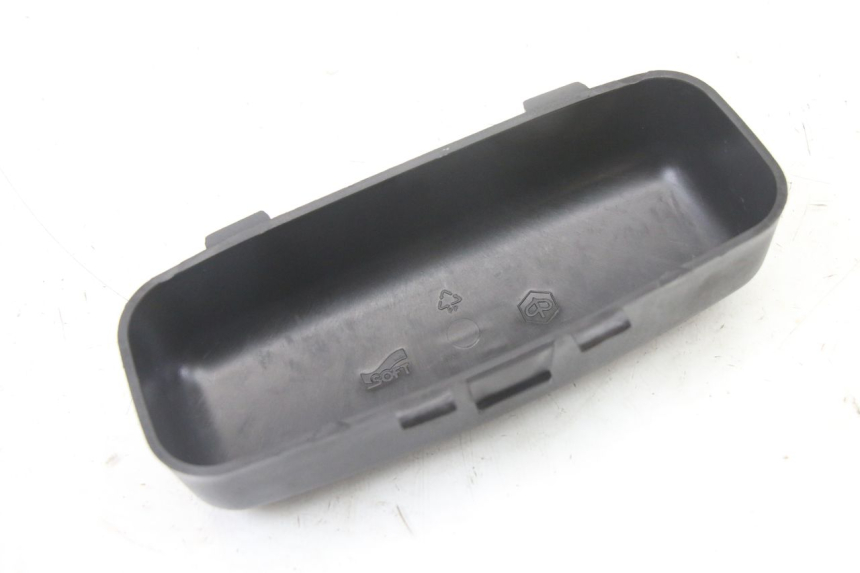 photo de SANGLE TROUSSE OUTILS PIAGGIO XEVO - X EVO 125 (2007 - 2016) - Autre angle de vue