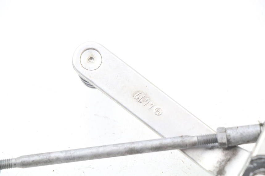 photo de SELECTEUR VITESSE TRIUMPH SPEED TRIPLE 1050 (2005 - 2007) - Gros plan technique