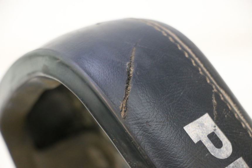 photo de SELLE PEUGEOT 103 SPX CLIP 50 (1989 - 1992) - Gros plan technique
