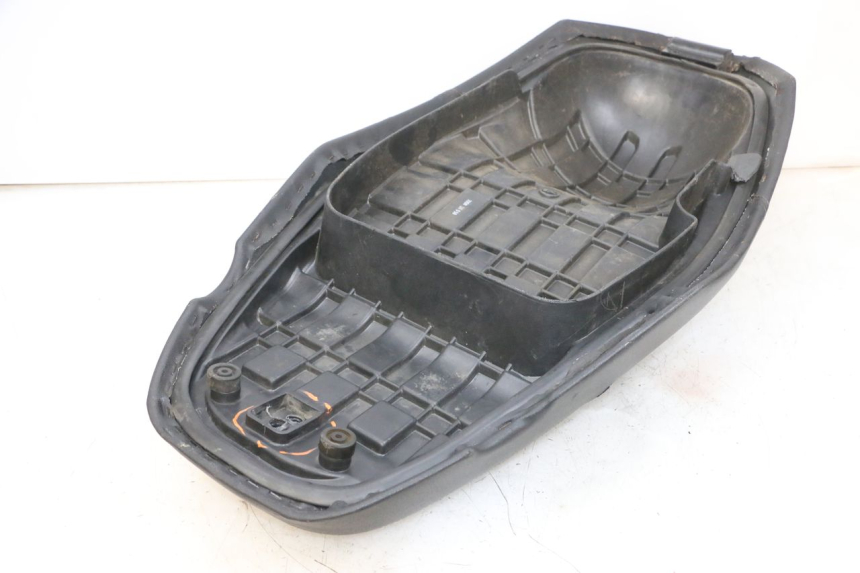 photo de SELLE KYMCO AGILITY 16+ 4T 50 (2018 - 2023) - Détails caractéristiques