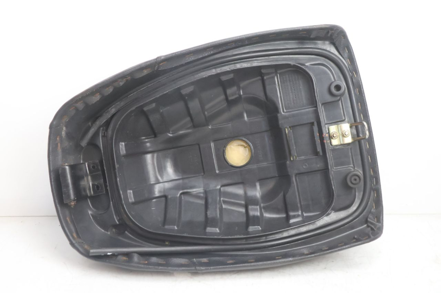 photo de SELLE KYMCO AGILITY 4T 50 (2005 - 2018) - Vue d’ensemble