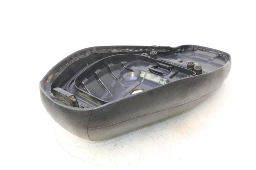 photo de SELLE KYMCO AGILITY 4T 50 (2018 - 2022) - Marquages et références