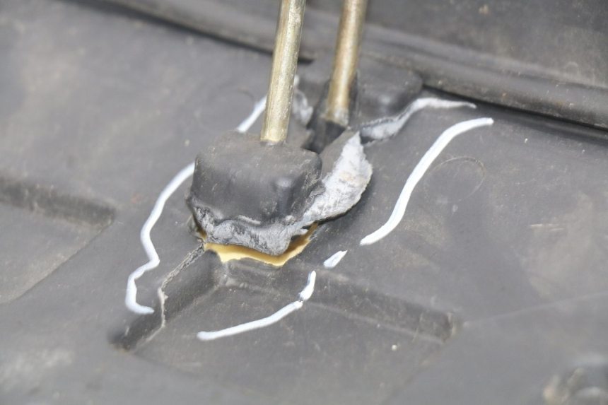 photo de SELLE KYMCO AGILITY RS 2T 50 (2009 - 2013) - Détails caractéristiques