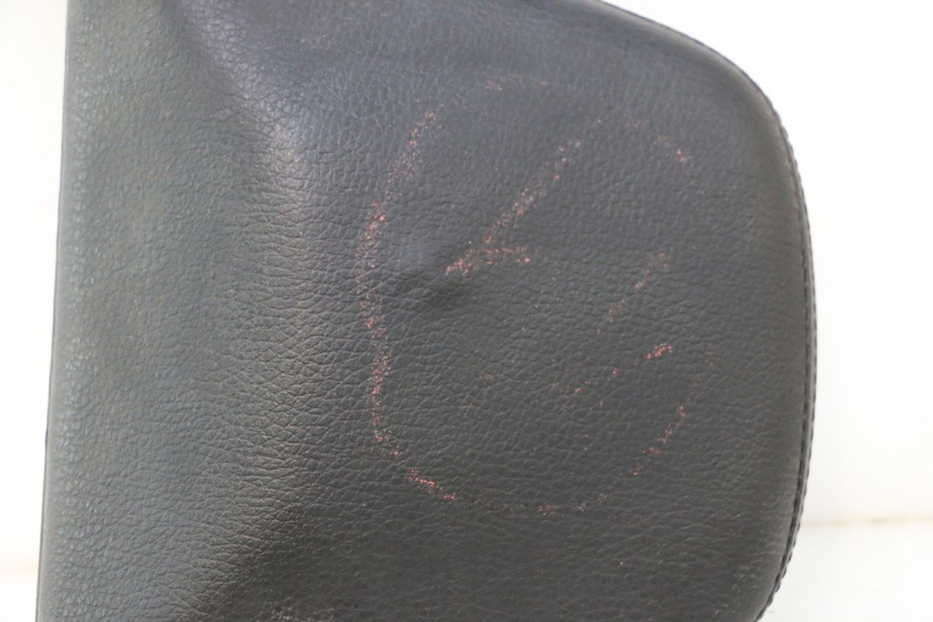 photo de SELLE ARRIERE KYMCO AGILITY 4T 50 (2005 - 2018) - Gros plan technique