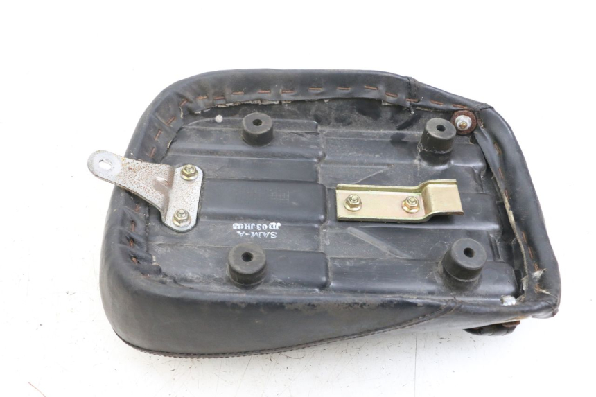 photo de Rear seat HYOSUNG GV AQUILA 125 (2000 - 2004) - Autre angle de vue