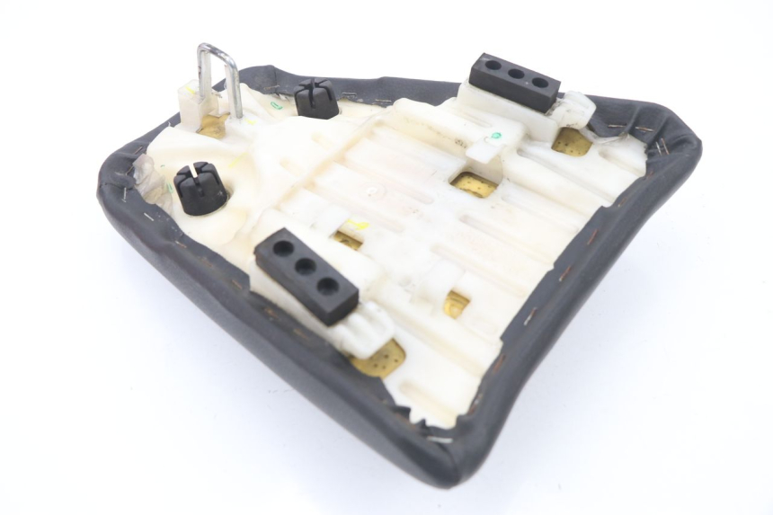 photo de SELLE ARRIERE HONDA CBF 125 (2009 - 2015)