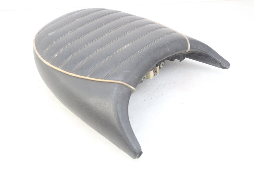 photo de SELLE ARRIERE PEUGEOT DJANGO 2T 50 (2014 - 2019)
