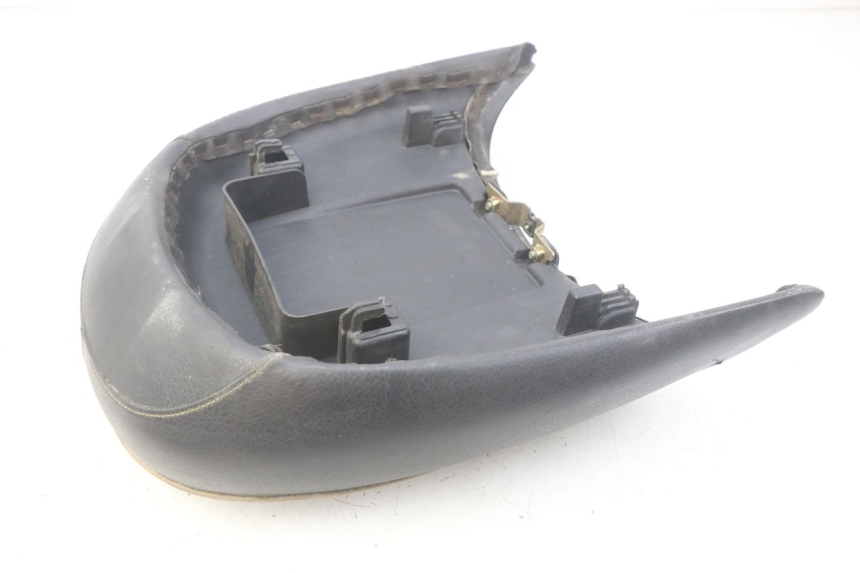 photo de SELLE ARRIERE PEUGEOT DJANGO 2T 50 (2014 - 2019)