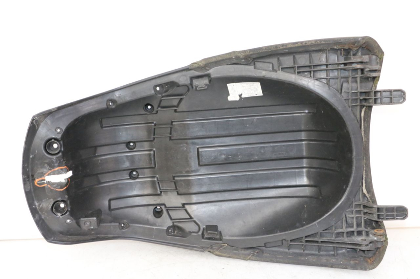 photo de SELLE ARRIERE PEUGEOT SATELIS 125 (2013 - 2018)