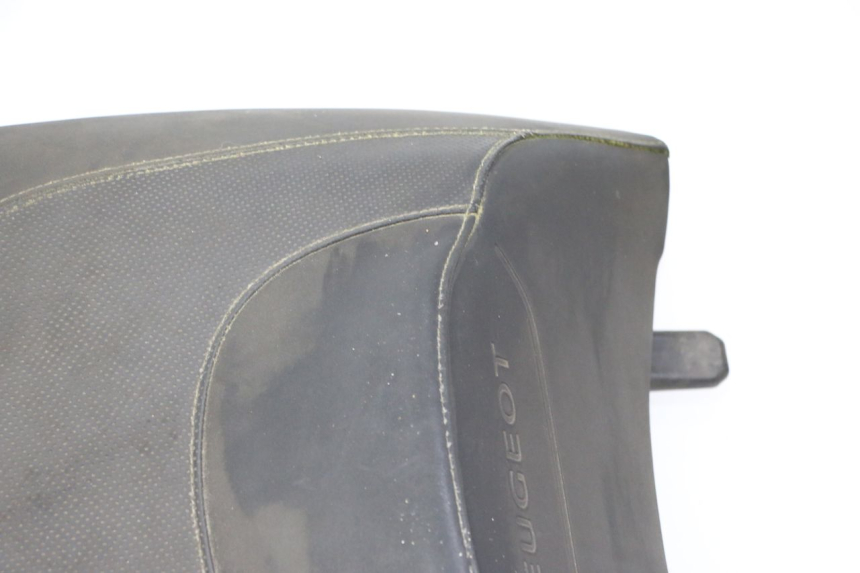 photo de SELLE ARRIERE PEUGEOT SATELIS 125 (2013 - 2018)