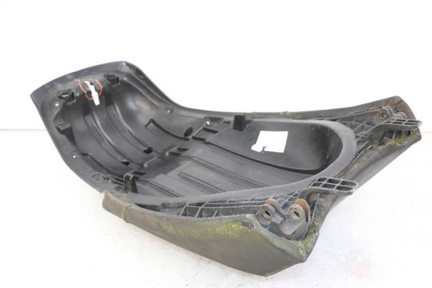 photo de SELLE ARRIERE PEUGEOT SATELIS 125 (2013 - 2018)