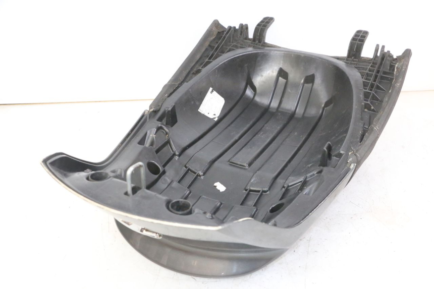 photo de SELLE ARRIERE PEUGEOT SATELIS 125 (2013 - 2018)