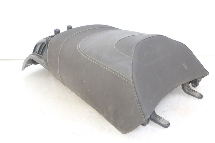 photo de SELLE ARRIERE PEUGEOT SATELIS 125 (2013 - 2018)