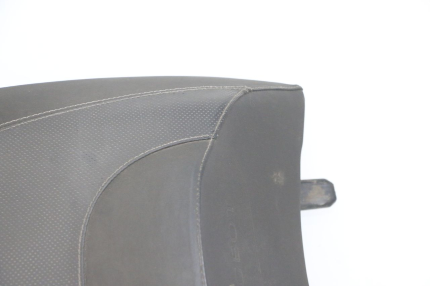 photo de SELLE ARRIERE PEUGEOT SATELIS 125 (2013 - 2018)