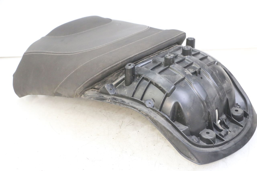 photo de SELLE ARRIERE PEUGEOT SATELIS 125 (2013 - 2018)