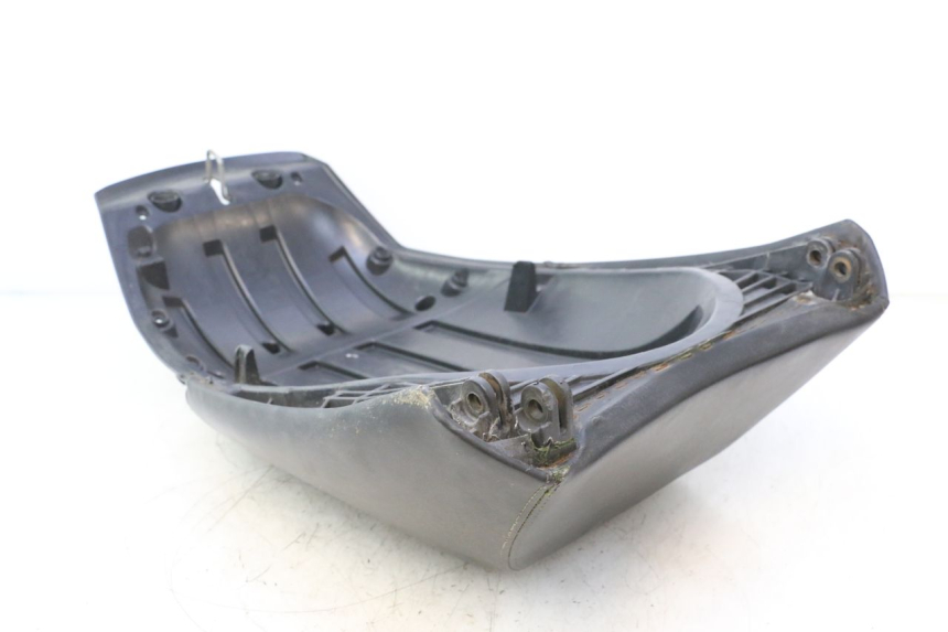 photo de SELLE ARRIERE PEUGEOT SATELIS 125 (2006 - 2009) - Zoom état d’usage