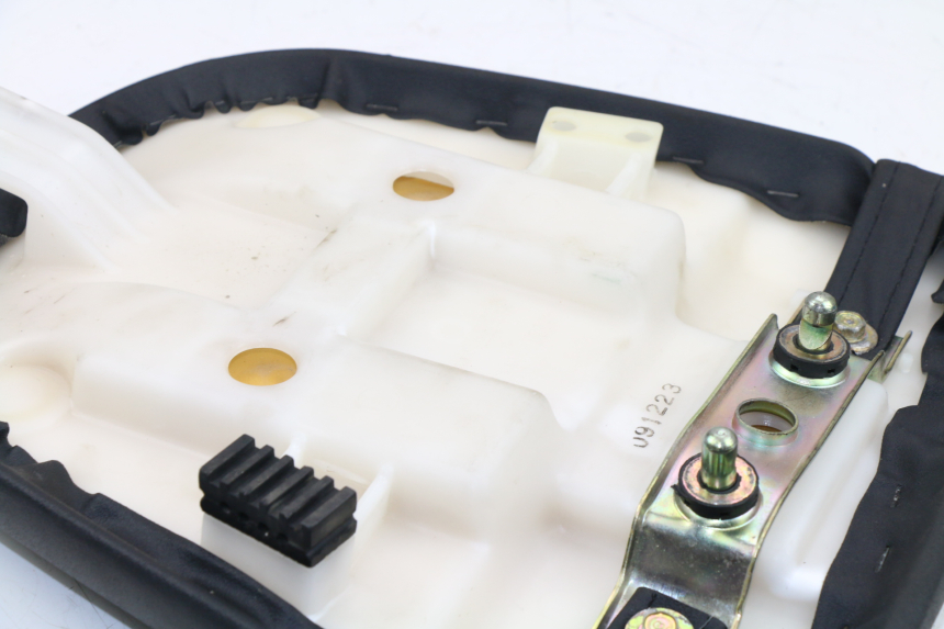 photo de SELLE ARRIERE SUZUKI GSX R 750 (1996 - 2000) - Détail de la pièce