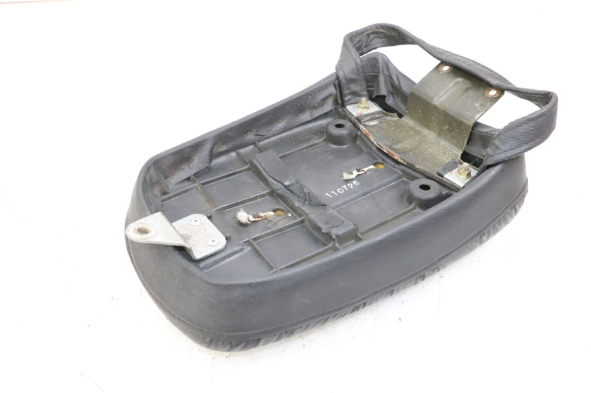 photo de SELLE ARRIERE SUZUKI GZ MARAUDER 125 (1998 - 2004)
