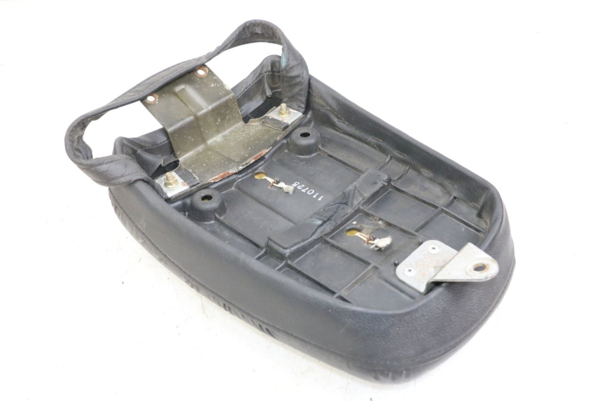 photo de SELLE ARRIERE SUZUKI GZ MARAUDER 125 (1998 - 2004)