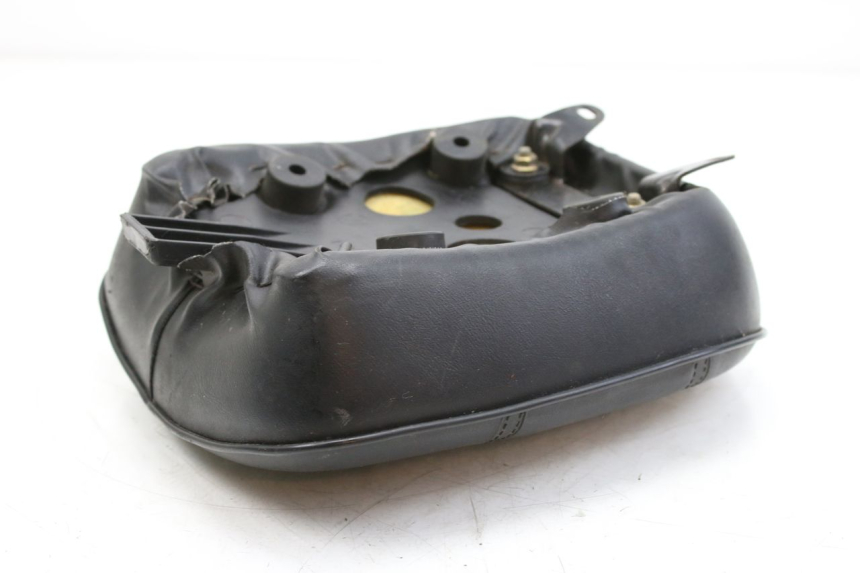 photo de SELLE ARRIERE SYM HUSKY 125 (1999 - 2005)