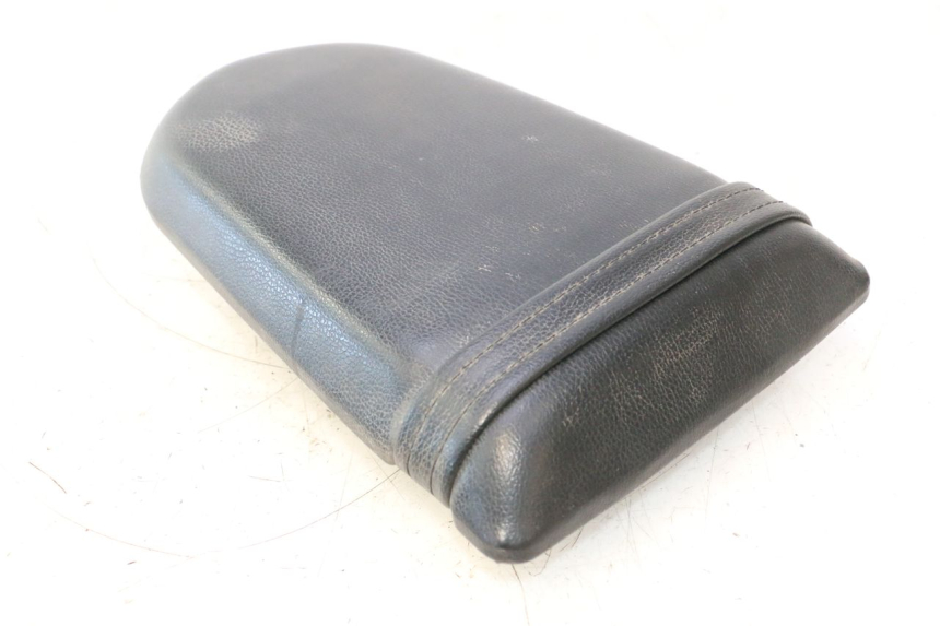 photo de SELLE ARRIERE DAELIM VJ ROADWIN 125 (2004 - 2007) - Gros plan technique