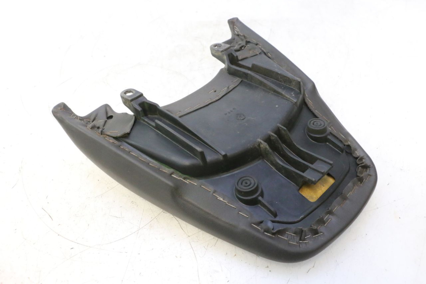 photo de SELLE ARRIERE YAMAHA YP MAJESTY 125 (2002 - 2006) - Gros plan technique