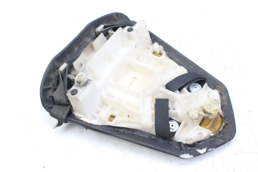 photo de SELLE ARRIERE YAMAHA YZF R1 1000 (2007 - 2008) - Zoom état d’usage