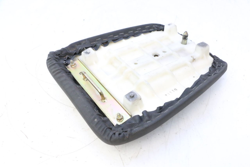 photo de SELLE ARRIERE KAWASAKI ZX-6R ZX6R 600 (1995 - 1997) - Gros plan technique