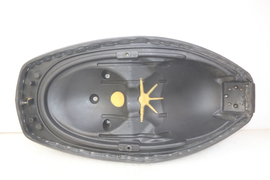 photo de SELLE APRILIA ATLANTIC 125 (2003 - 2009) - Inspection visuelle