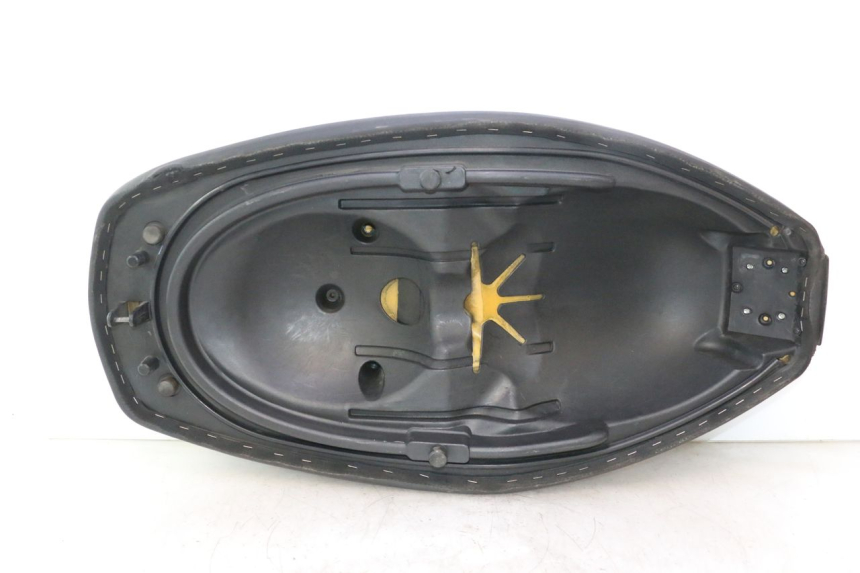 photo de SELLE APRILIA ATLANTIC S 125 (2010 - 2013) - Détails caractéristiques
