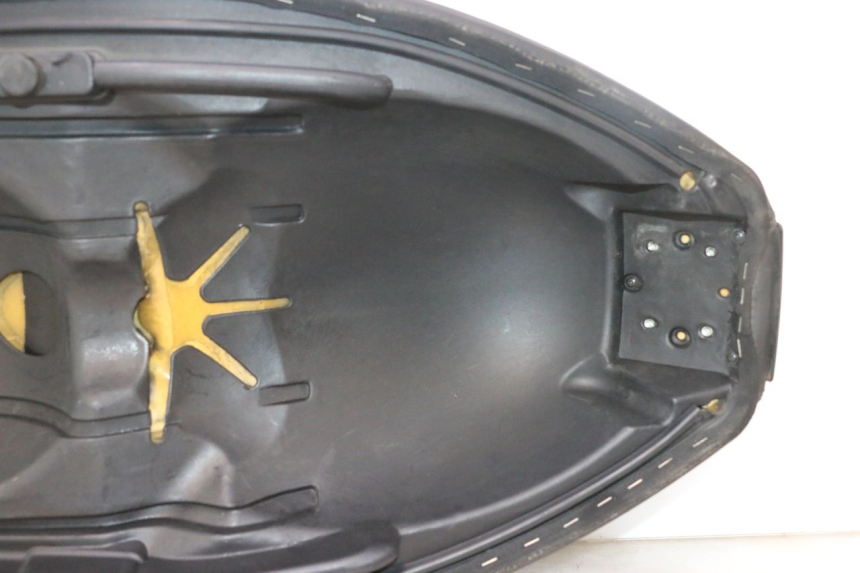 photo de SELLE APRILIA ATLANTIC S 125 (2010 - 2013) - Zoom composants
